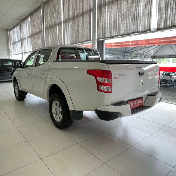 Mitsubishi - L200 Triton Sport GLS 2.4 CD Diesel Mecânico - Image 6