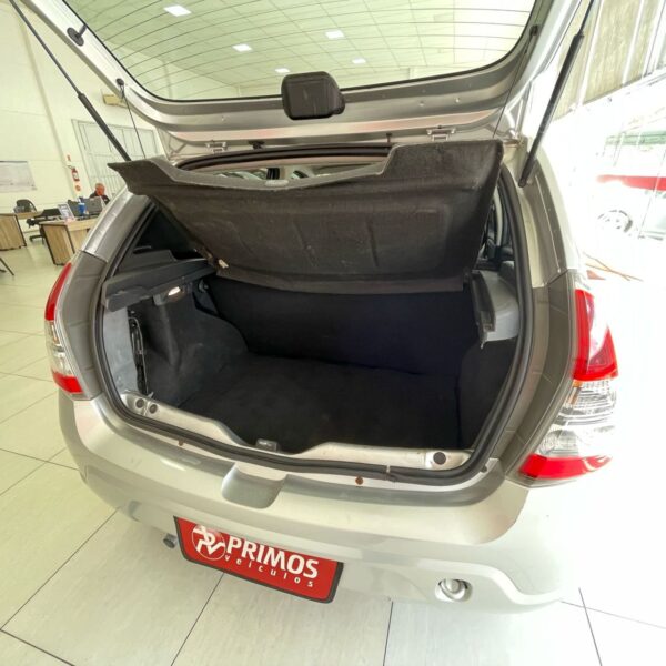 Renault - SANDERO Expression Hi-Flex 1.0 16V 5p - Image 8