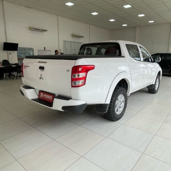 Mitsubishi - L200 Triton Sport GLS 2.4 CD Diesel Mecânico - Image 7