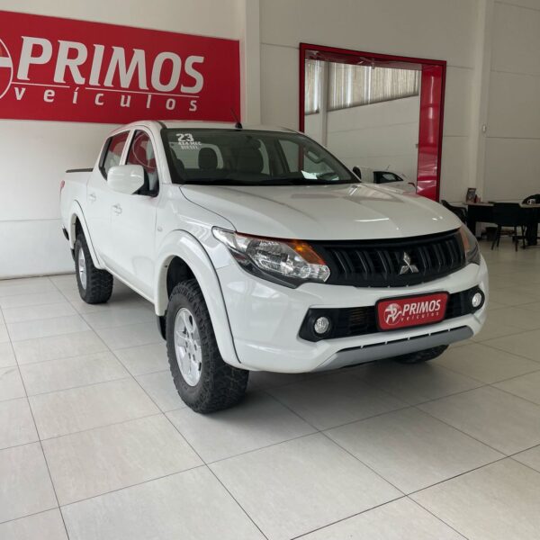 Mitsubishi - L200 Triton Sport GLS 2.4 CD Diesel Mecânico - Image 4