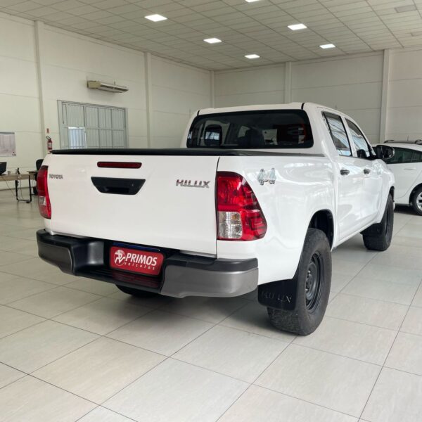 Toyota - Hilux CD 4x4 2.8 Diesel Mec. - Image 7