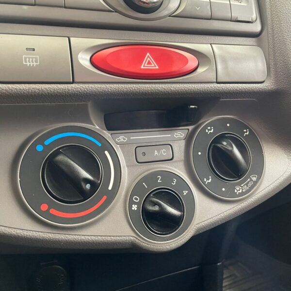 ETIOS XS Sedan1.5 Flex 16V 4p Mec. - Imagem 14