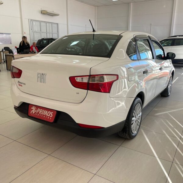 Grand Siena ATTRAC. 1.4 EVO F.Flex 8V - Imagem 6
