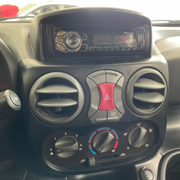 Doblo ESSENCE 1.8 Flex 16V 5p - Imagem 14