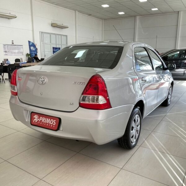 ETIOS XS Sedan1.5 Flex 16V 4p Mec. - Imagem 6