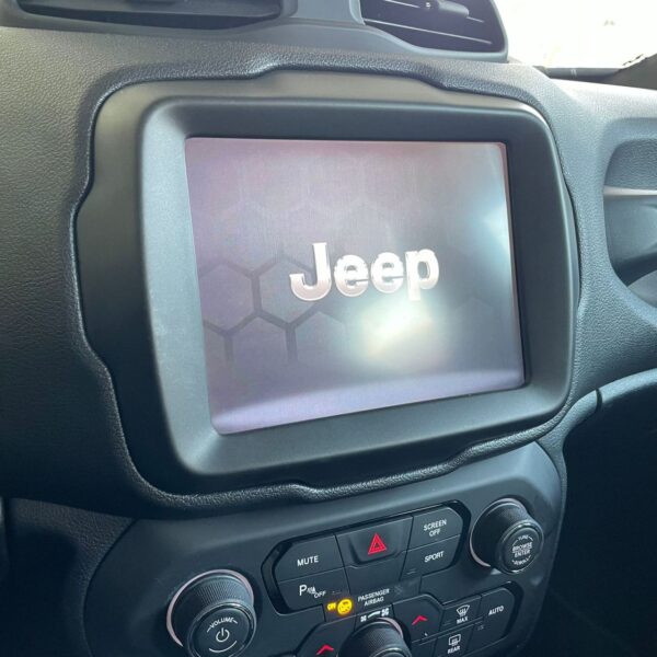 Renegade Limited 1.8 4x2 Flex 16V Aut. - Imagem 13
