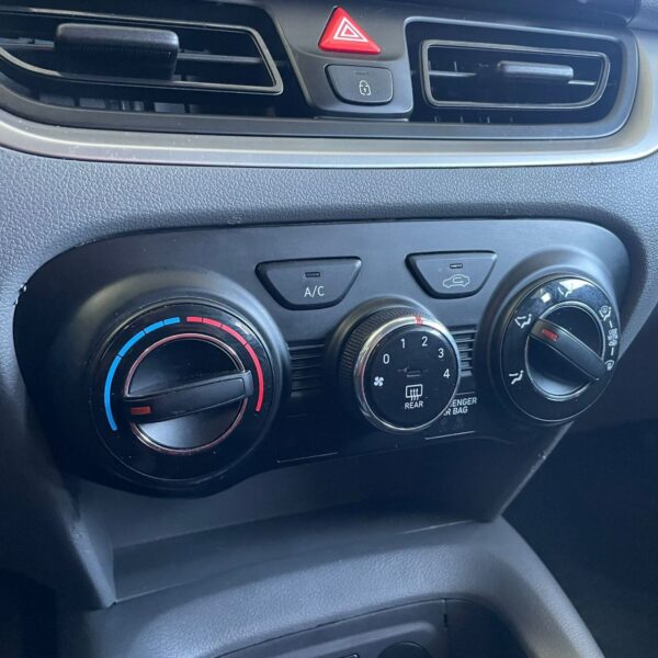 HB20S Comfort Plus 1.0 Flex 12V Mec. - Imagem 14
