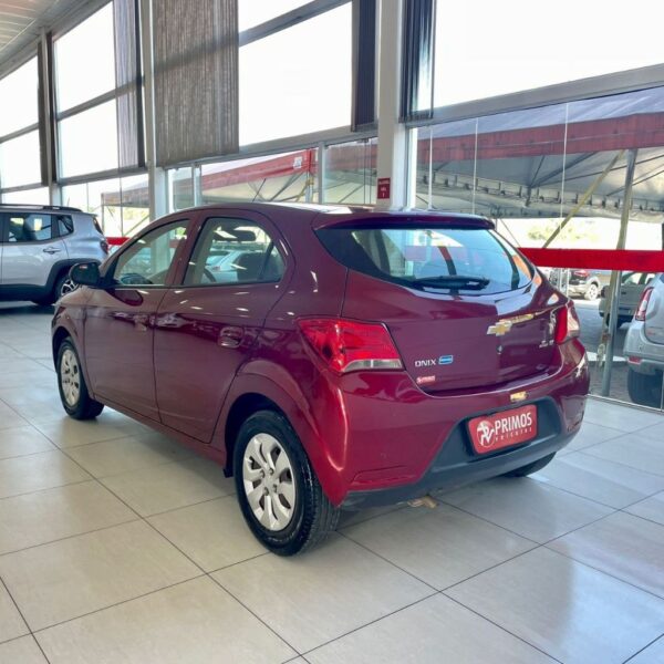 ONIX HATCH LT 1.4 8V FlexPower 5p Mec. - Imagem 6