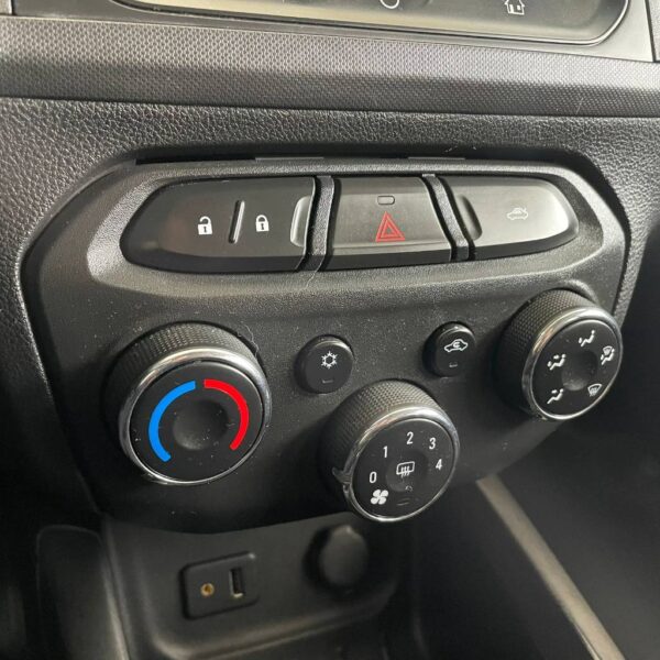ONIX HATCH LT 1.4 8V FlexPower 5p Mec. - Imagem 13